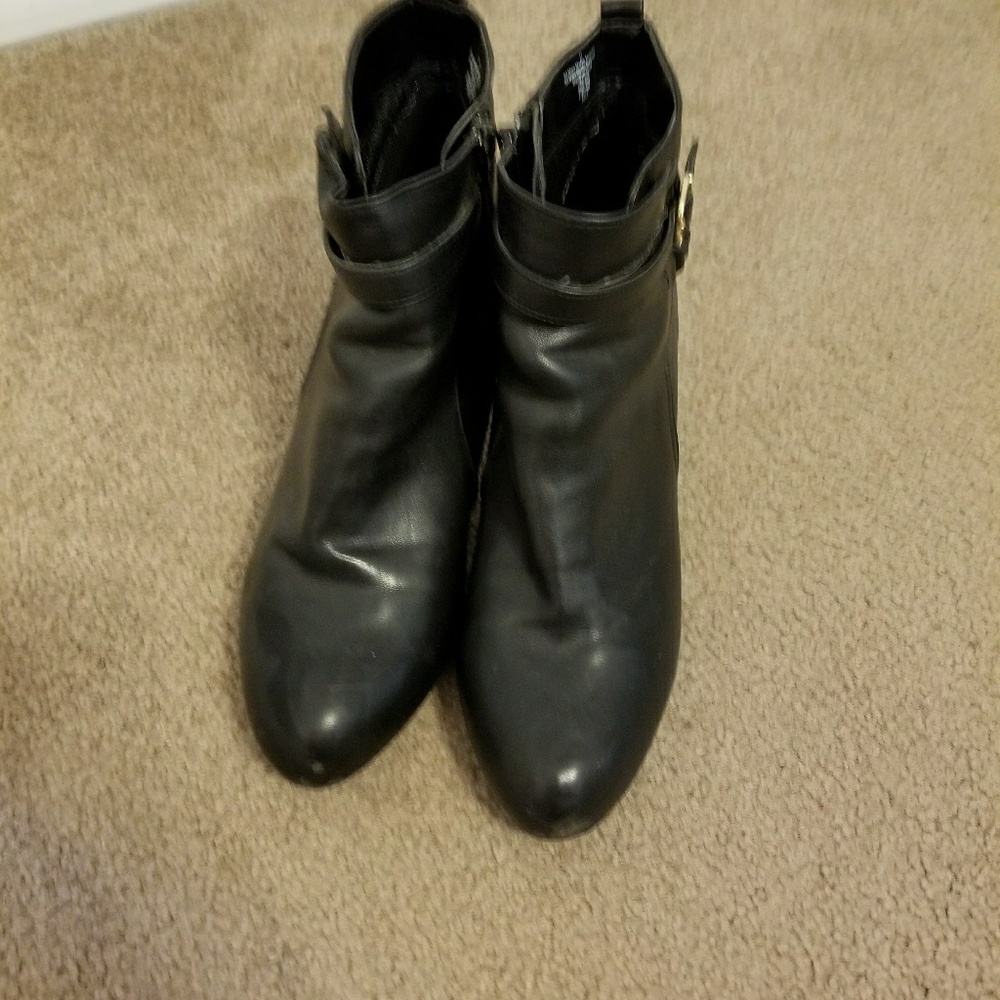 Black heeled boots. Very cute